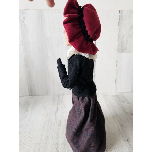 Byers choice lady caroler Victorian 1997 Xmas decor hat - Picture 2 of 6